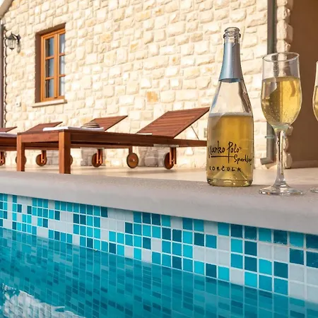 Seafront Stone 빌라