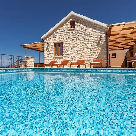 Villa Seafront Stone Blato (Korcula)
