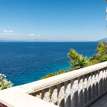 Villa Seafront Stone *