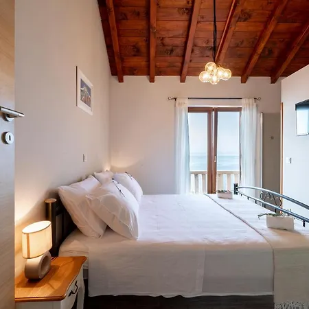 Βίλα Seafront Stone