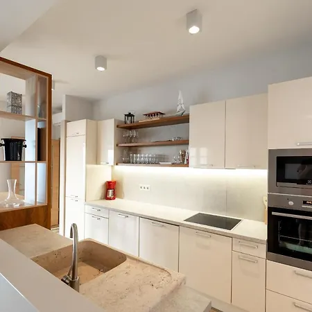 Βίλα Seafront Stone